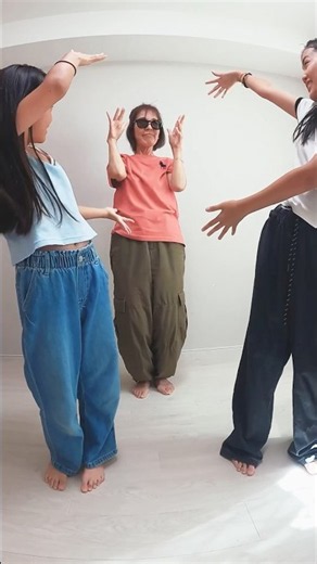 ダンス歴0年65歳おばあちゃんと踊るイツミー！夏休みの思い出🌻#itsme #illit #踊ってみた