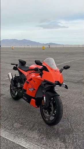 2026 KTM 990 Duke R first ride review