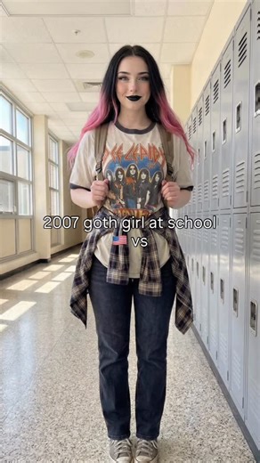 Violette Goth | Baggy jeans and t shirt can hide a LOT | Instagram