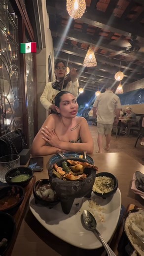 Videos de Theo| Travel with me✈️ (@itstheo777) con “original sound - Theo| Travel with me✈️”