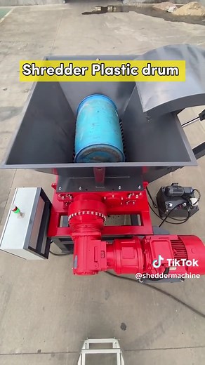 Plastic Shredder Machine in Action: Watch Our Crushing Process