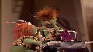 Watch Fraggle Rock Season 2 Episode 22 - Doozer Is As Doozer Does
