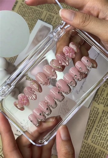 Part 32 | Pink spell 𓍢ִ໋🌷͙֒♡ for orders DM me on IG (@glitzy.by.aryan) 💌 ⋆.𐙚 ̊ Available in custom shape, size and length. ⋆.𐙚 ̊ Handmade and reusable ⋆.𐙚 ̊ We ship nationwide #nails #pressons #pressonnails #packingorders