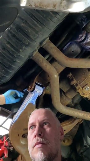 RUST CONVERTER in full action on this rusted sub frame after full chassis preparation #rustproofing