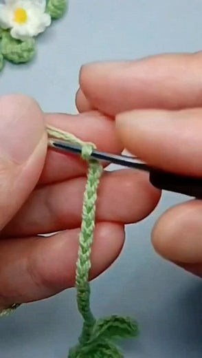 5.3K views · 37 reactions | Crochet Flower Bracelet Visit https://www.dailycrochet.com/ for More FREE patterns and tutorials. | DailyCrochet.com | Facebook