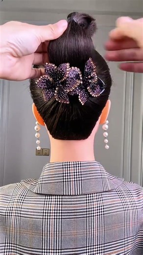 Elegant Low Bun Hairstyle with Butterfly Clip 🦋 | Easy Party & Office Hair Tutorial