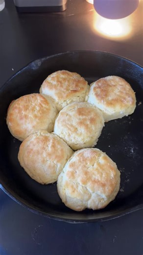 Homemade biscuits just using 2 cups flour 1 stick butter 1 1/2 cup buttermilk #biscuits #homemadebiscuits #food #homemade #homestead