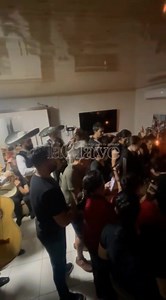 366K views · 3K reactions | ️ Así despidieron a WiFi, bandido ab4tido durante un asalto a un cambista, de quien llevaron más de G. 240 millones. El hecho ocurrió esta semana en el km 7 de CDE, zona del multiviaducto. ️ WiFi, cuyo nombre es Jorge Rolando Cardozo poseía varios antecedentes penales. ️ Según dicen algunos, lo que robaba "regalaba" a vecinos y seguidores. | Diario La Clave | Facebook