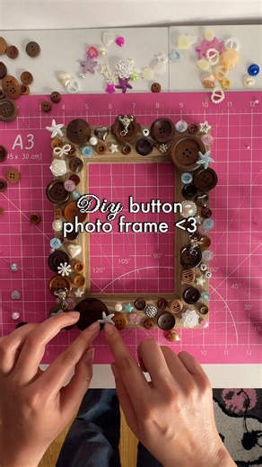 DIY Button and Beaded Picture Frame Gift Idea
