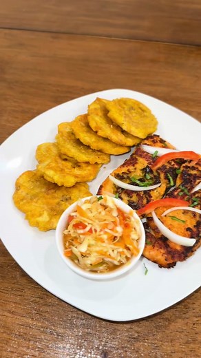 Delicious Salmon with Fried Plantains Recipe