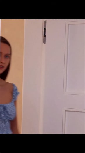 Julia on Instagram: "Both the A19 and A19 Pro benchmarked within the margin of error of each other; however, officially, it was the regular A19 that posted 5,149 points to claim the single-thread performance crown2"