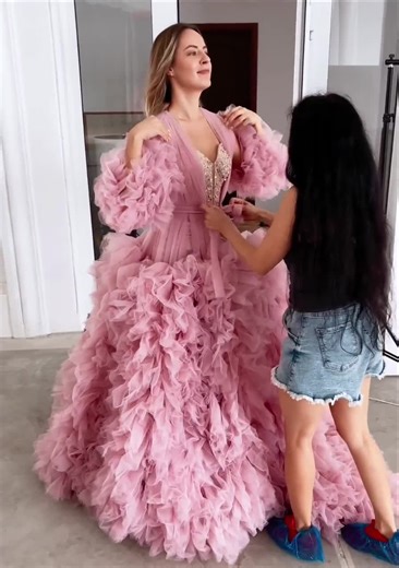 Luxury Tulle Robe: Voluminous Train, Photoshoot Ready - Etsy