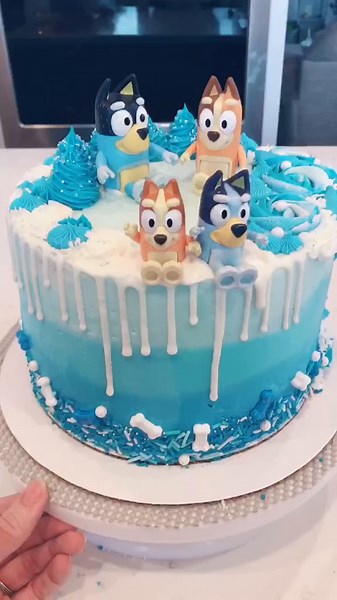 Ombré Bluey Cake Tutorial for Kids Cake Decorating