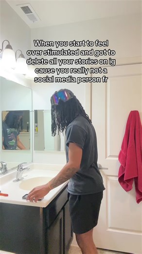 Managing Social Media Overstimulation Effectively