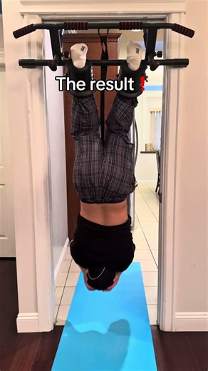 I always use my @juststretchy inversion boots to do these with #decompression #spinaldecompression