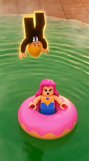 He Threw the MECHA SHARK?! 😱 | Roblox Rich vs Poor Story