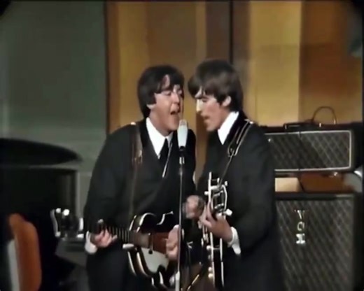 The Beatles performing TWIST AND SHOUT in Australia 1964 | The Fab 5