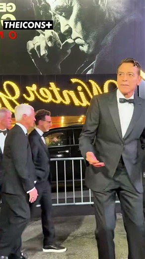 Clooney Arrives In Style For Broadway Play #GeorgeClooney