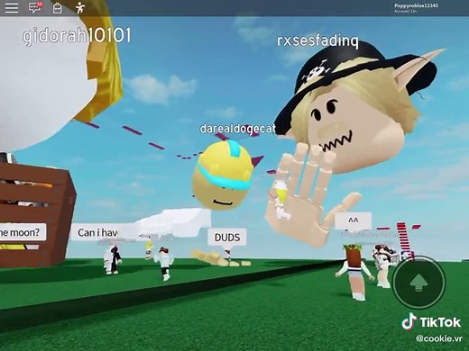i just joined a server and this is what i saw... 🤭 imagine if everyone that saw this liked 😣💖 #roblox #vr #hands #um #lol #fyp #foryoupage #viral