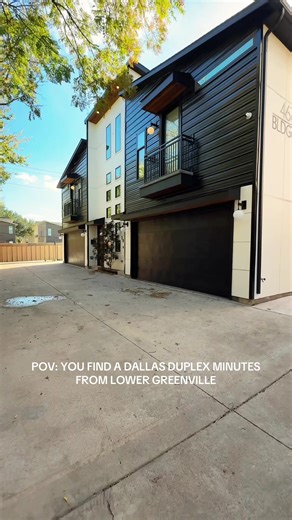 📲 comment “duplex” to learn more! 🏡 Brand new 2025 duplex in east Dallas! Address below ⬇️ * 6 bedrooms, 4 full 2 half baths total $1,108,000 * Open layout, beautiful kitchens, and private fenced yards * Perfect for investors or multi-generational living * Less than 10 minutes from Downtown Dallas , lower greenville and more 📍 4618 Columbia Ave number 2, Dallas, TX 75226 Connie Segovia Monument Realty | Social Real Estate Group #newbuild #newconstruction #eastdallas #dallasrealtor #lowergreen