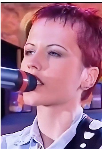 The Cranberries - Zombie (1999) #doloresoriordan #rip #90s #thecranberries