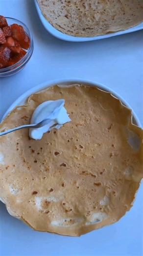 🍓Why Everyone is Making This Crepe 👀#crepe #healthylifestyle #food #weightloss #recipe #shorts