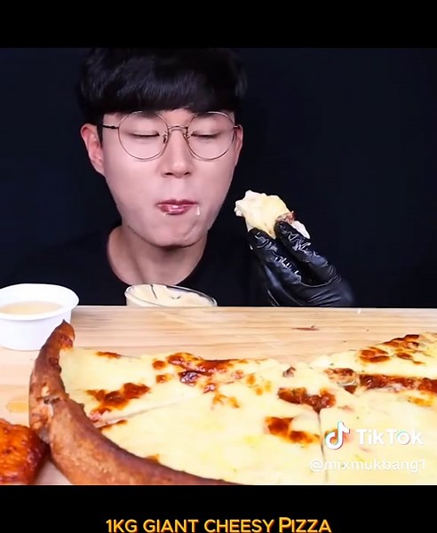 Delicious Pizza Mukbang Eating ASMR Experience