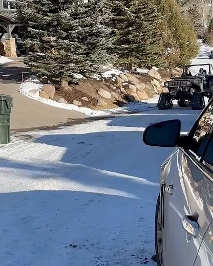 What a fantastic machine! Who else here owns a Roxor? #rubitracks #roxor #mahindraroxor #tracks #winter #denver #colorado | Rubitracks