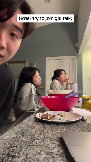Sisters React to Embarrassing Moments - Hilarious! 😂