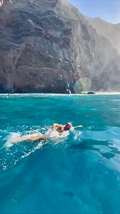Today we had the unforgettable opportunity to swim in the protected waters of the Desertas Islands, a remote natural reserve off Madeira’s coast. Access to this stunning location requires special permission, making it an even more magical and exclusive experience. The crystal-clear waters and untouched nature were breathtaking, and to top it all off, we were lucky enough to spot pilot whales during our swim! 🐋🌊 Truly a day to remember! 🏝️💙 Want to be part of this incredible journey? Join us 
