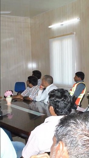 "Transform Your Workplace! 🚧 The Power of Safety Meetings: Protecting Lives & Boosting Performance!"