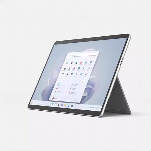Microsoft Surface Pro 8 استعمال بحالة جيدة 11th Gen. Core i5 8 GB Ram 256 GB SSD 13" QHD Screen Win 11 | LP Computer Store