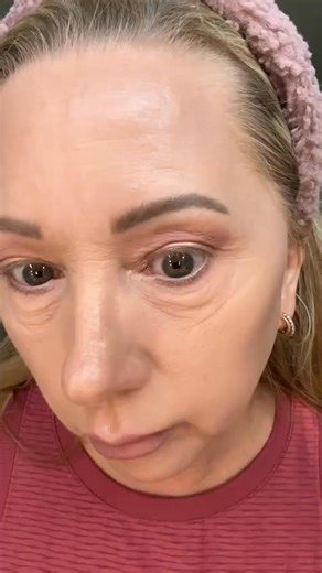 🌸 Perfection Primer Tightener – New Formula, Ultimate Lift & Smooth Finish ✨ Say goodbye to fine lines, puffiness, and tired skin — in seconds! Our upgraded formula delivers an instant lifting effect with a silky-smooth finish that lasts all day. ✅ Instantly tightens & blurs imperfections ✅ Smooths wrinkles, pores & fine lines ✅ Lightweight, non-sticky & invisible under makeup ✅ Gentle on all skin types — even sensitive skin 💫 Look refreshed, lifted & flawless — no filter needed. 🌟 Your secre