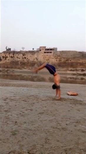 back hand spring #love #gymnastic#flip #stunt #backflip #viralyoutubeshorts