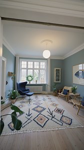 🌸 ENESTÅENDE PATRICIERVILLA I FREDERICIA 🌸 Enestående patriciervilla i hjertet af Fredericia – 202 m² bolig i tre plan, smukt renoveret med stor respekt for de originale detaljer. Her får du klassisk charme, moderne komfort og en beliggenhed i særklasse tæt på både bymidte, voldanlæg og station. 🪟 Smukt restaurerede stuklofter og sprossede vinduer 🛏️ 4 værelser udnyttet tagetage og kælder 🌳 Stor, frodig have med skøn terrasse Se mere og book en fremvisning her → bit.ly/Vesterdalsvej-4 | Nyb