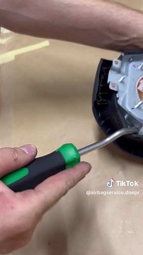 Restoring Honda Accord Driver Airbag: Repair, Restoration, and Testing Methods