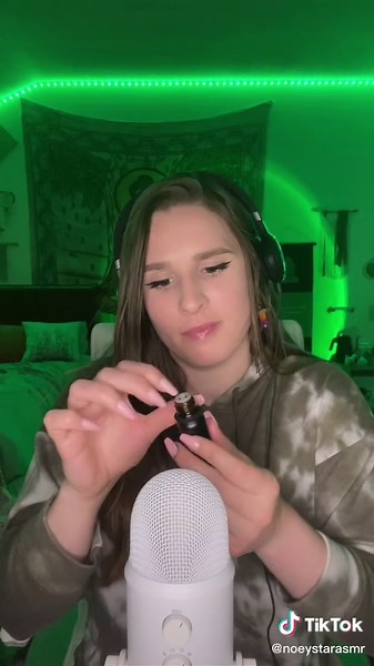 ASMR essential oil application 🧴💕 #asmr #tappingtrigger #asmrtiktoks #headtingles #povasmr #tappingsounds