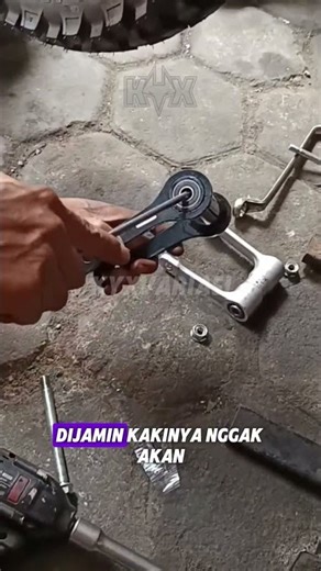 Ketinggian motor nggak nyaman? Solusinya langsung pasang lowering Ini