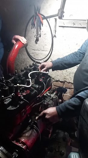 Engine Maintenance: Adjusting Valve Train Components