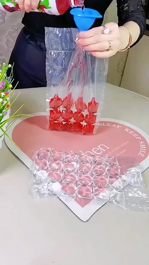 Ice Lover's Essential: Cute Ice Tube Bag for Easy Restock and Refill