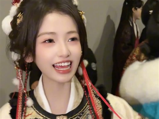 宝宝肚肚打雷了