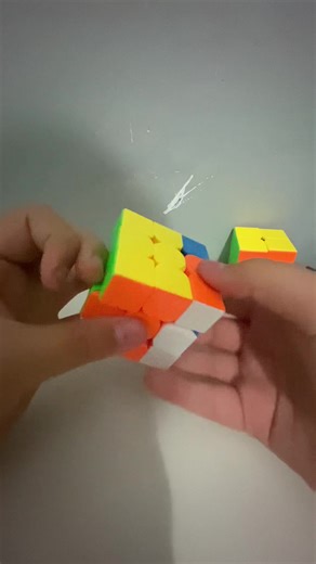 Como Montar e Resolver o Cubo Mágico