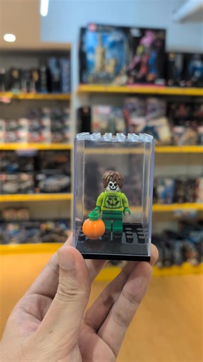 MOC展示盒新款上架! ✅6*6 顆粒的小巧尺寸 ✅前方斜面可黏標籤貼 ✅後附溝槽可放背板卡 🎃TRICK OR BRICK 特賣就在Halloween👻 📢10/24(五)－11/2(日) 期間來店消費不限金額, 即可以定價六折加購精選盒組, 另有瑪利歐, dots系列多樣商品限時特賣, 數量有限售完為止! 📢蝦皮二店指定盒組定價七折優惠同步開跑! https://shopee.tw/funfuntoys2018 ⭐蝦皮一店 - 找人偶找零件 https://shopee.tw/gbtw2016 #LEGO #樂高 #樂高積木 #台北樂高店 #樂高盒組 #樂高零件 #樂高人偶 #樂高鑰匙圈 #樂高吊飾 | GoldBricks