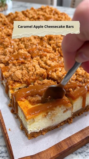 🍎 Caramel Apple Cheesecake Bars