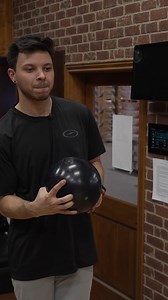 Yannick tries the PhysiX Blackout on an undisclosed pattern. Layout: 4.5x4x2 | Storm Bowling
