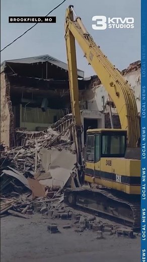 Condemned Brookfield funeral home slowly doing disappearing act