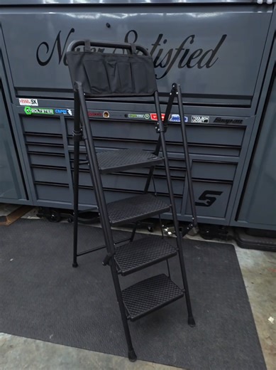 Durable Four Step Shop Ladder for Mechanics and Home Use