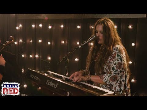 Singer-songwriter Shannon Labrie performs 'Heaven Crash Down' live