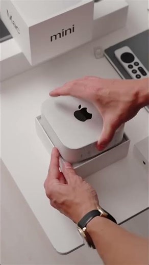 M4 Mac Mini UNBOXED! It's TINY! 🤯• The M4 Mac Miniis HERE! (Quick Unboxing
