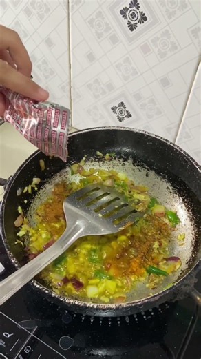 Scrambled eggs and mashed potato easy recipe…. #simplelunch #easylunchideas #simpleingredients